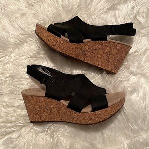 Clarks Women’s Annadel Bari Platform Wedge size 7.5, Black